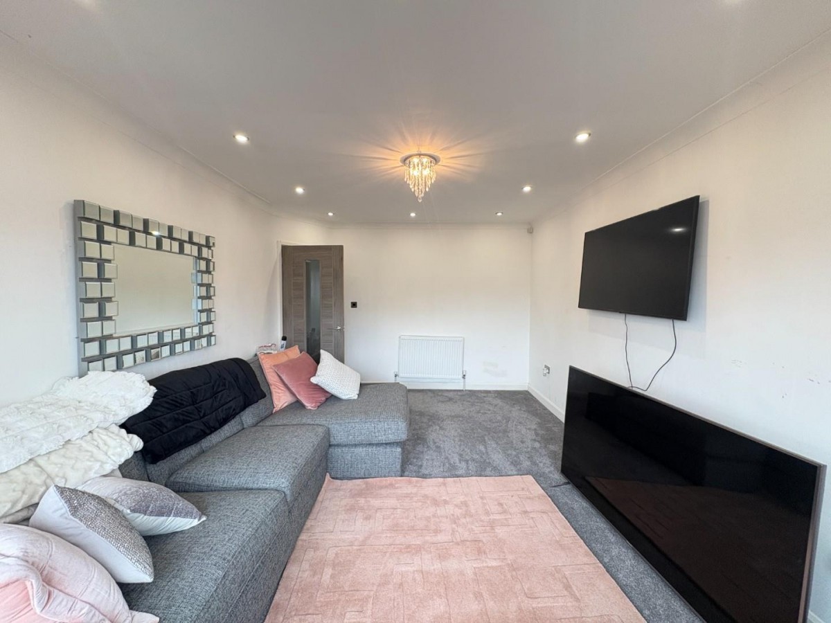 Lawrence Crescent, Heckmondwike