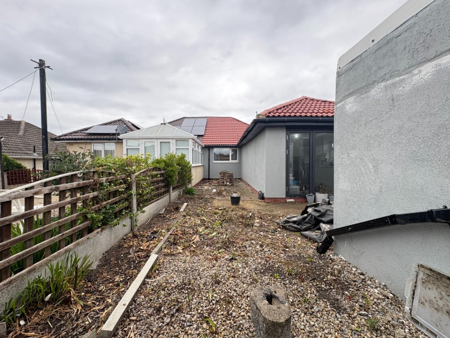 Lawrence Crescent, Heckmondwike