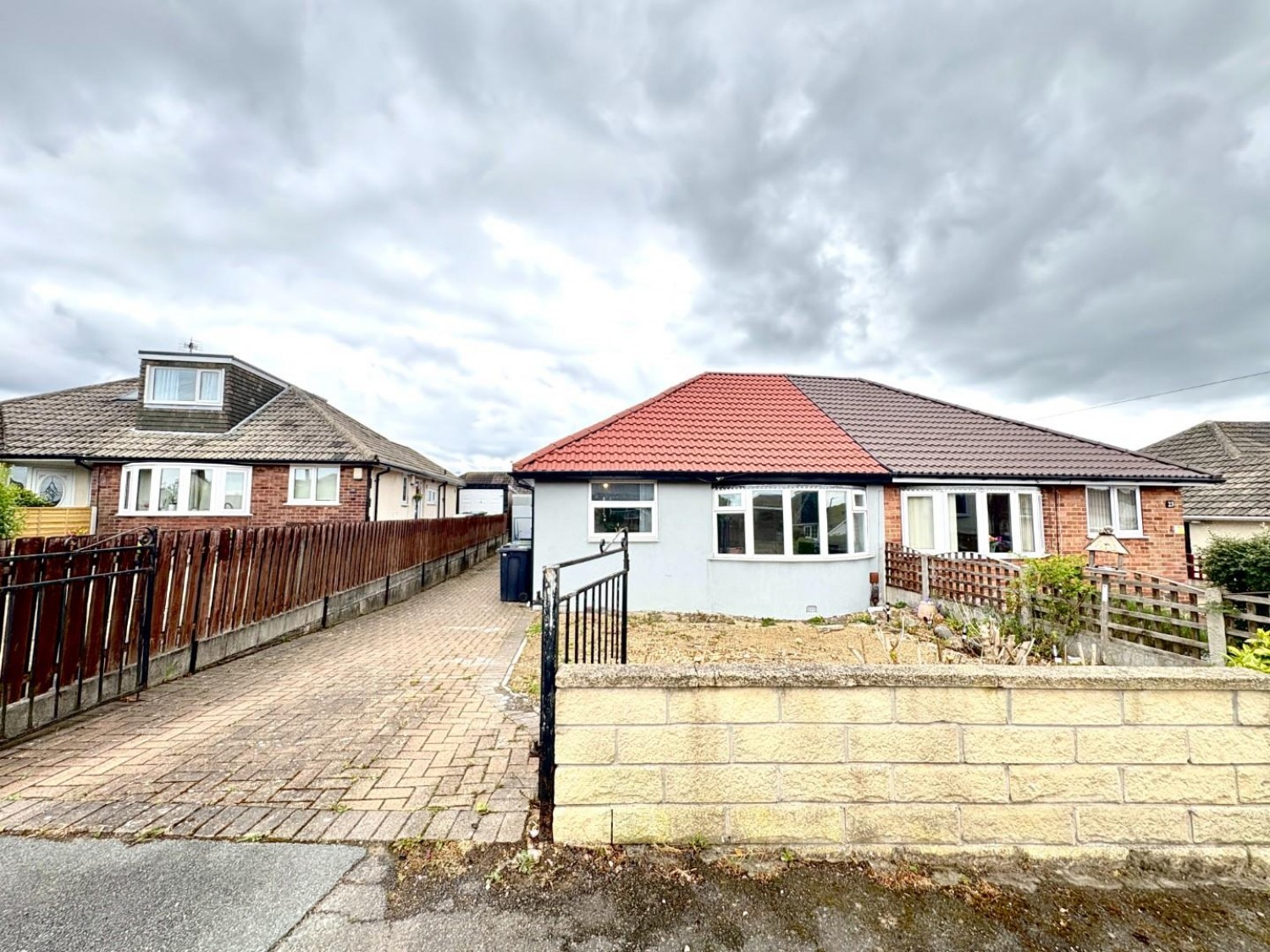 Lawrence Crescent, Heckmondwike