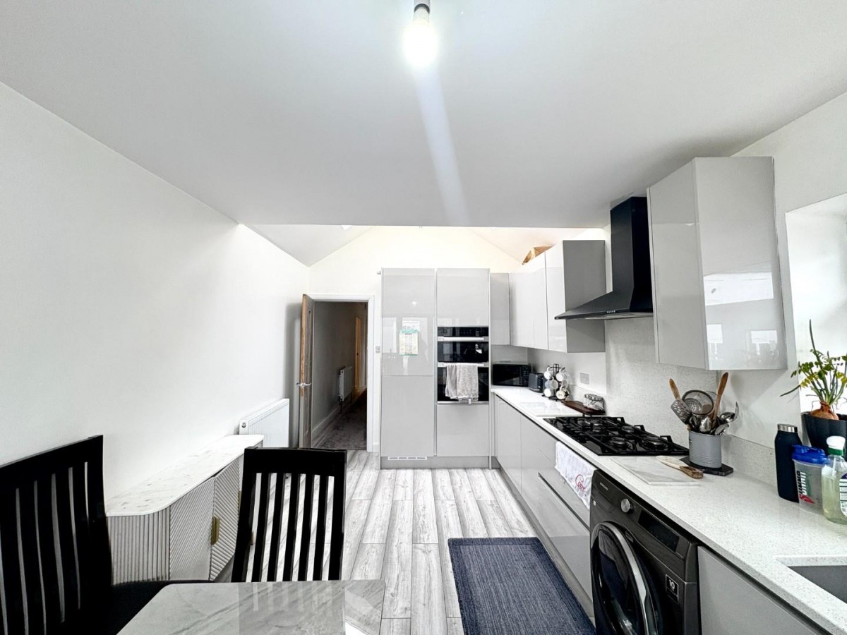 Lawrence Crescent, Heckmondwike