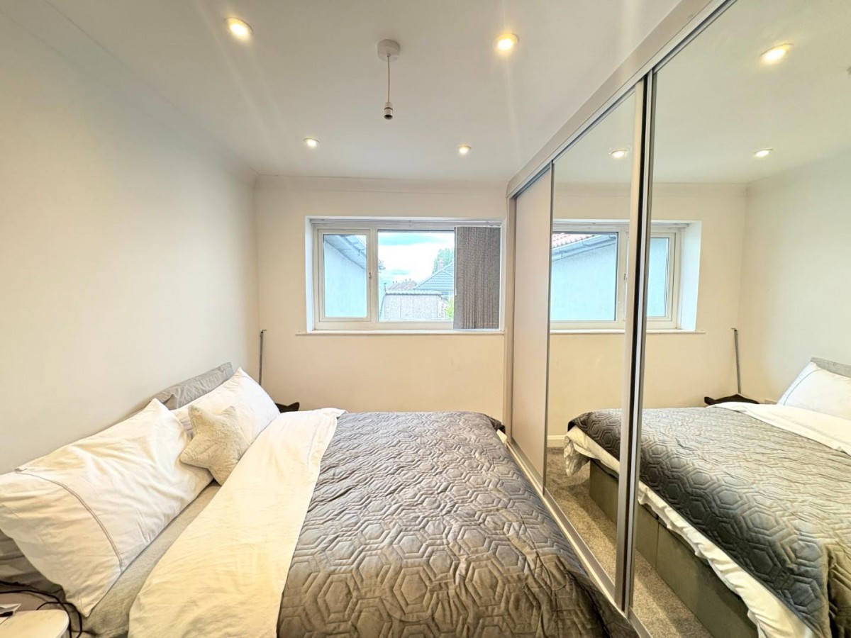 Lawrence Crescent, Heckmondwike