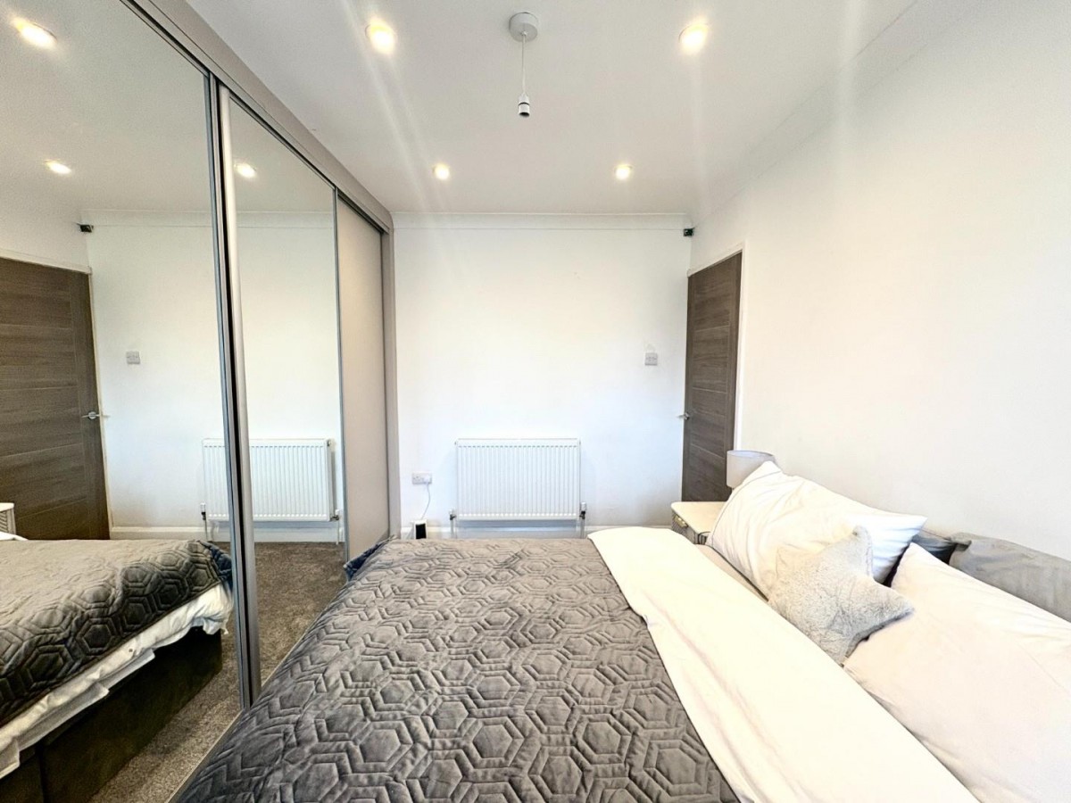 Lawrence Crescent, Heckmondwike