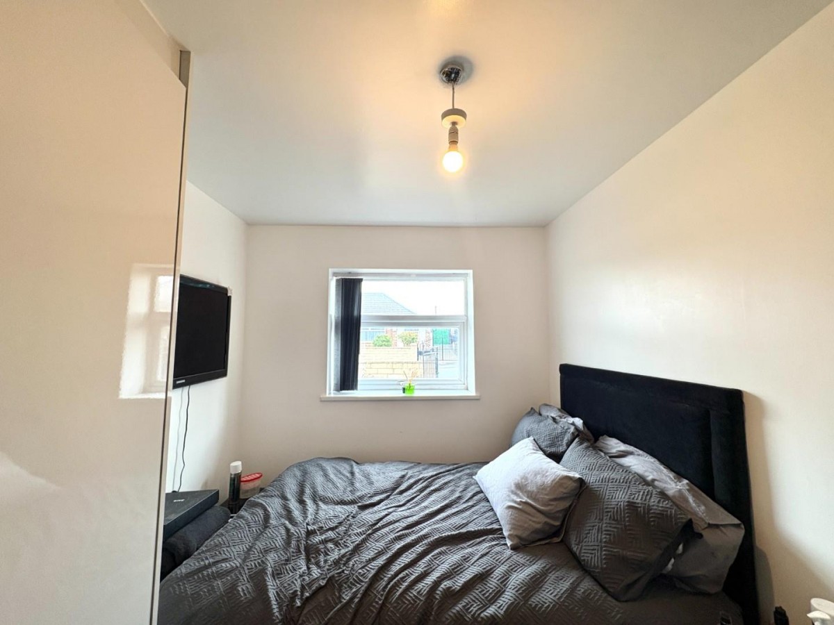 Lawrence Crescent, Heckmondwike