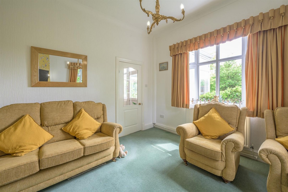 Wollescote Road, Pedmore, Stourbridge, DY9 7JS