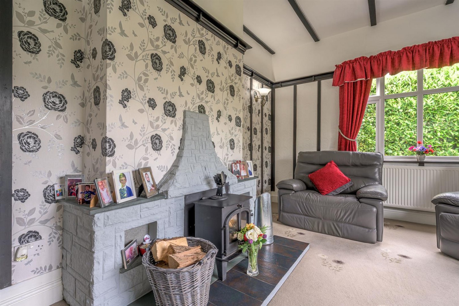 Wollescote Road, Pedmore, Stourbridge, DY9 7JS