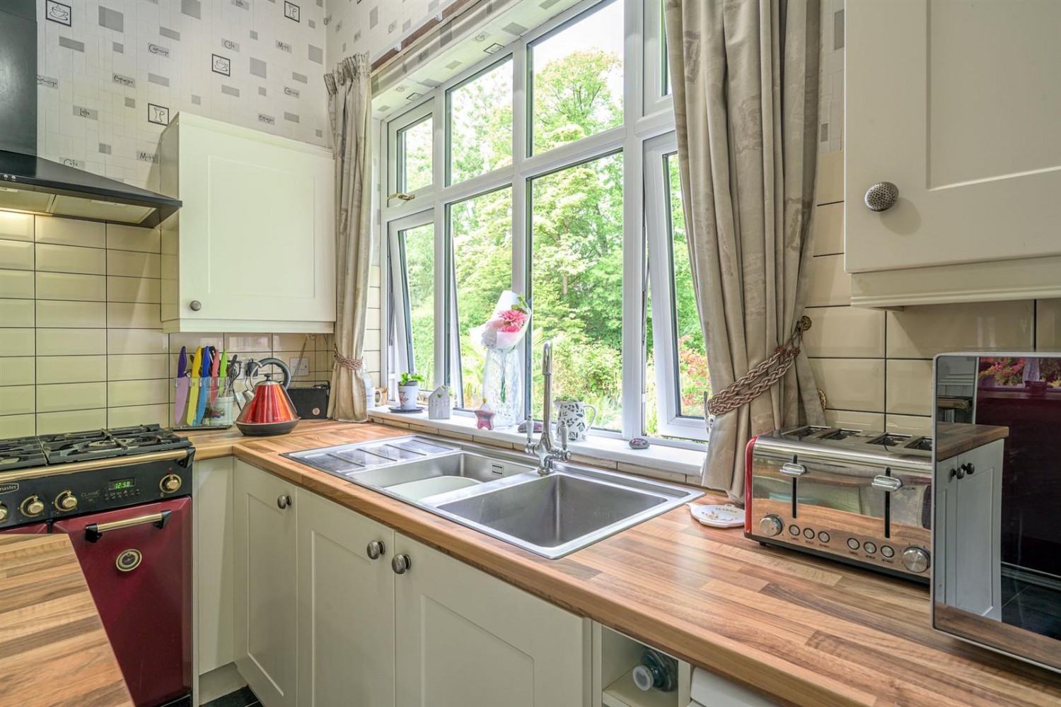 Wollescote Road, Pedmore, Stourbridge, DY9 7JS