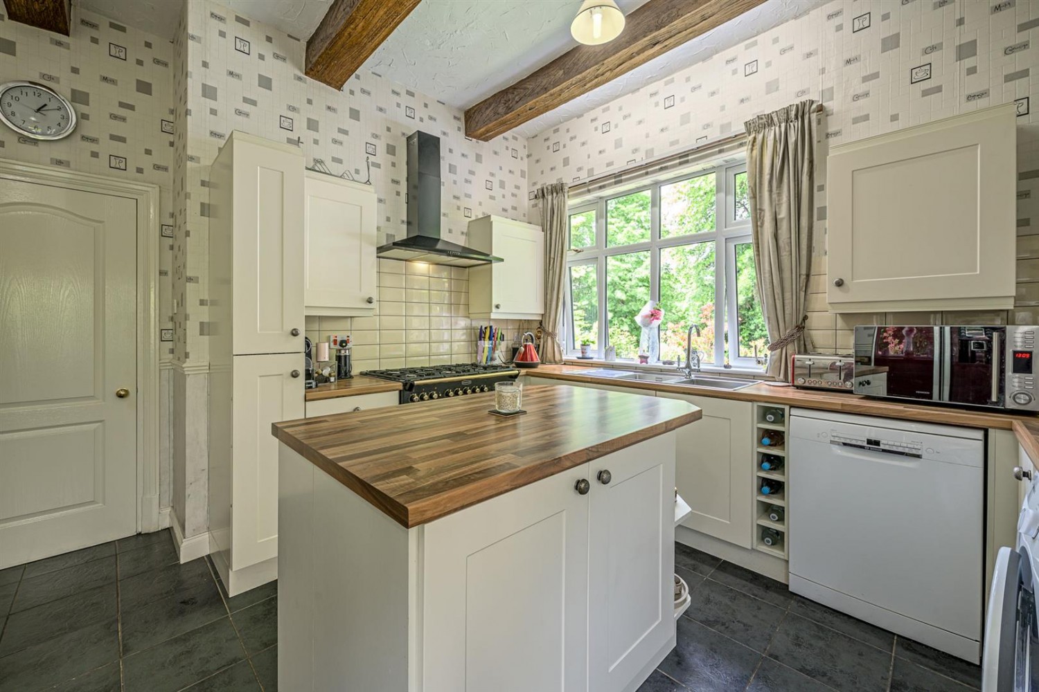 Wollescote Road, Pedmore, Stourbridge, DY9 7JS