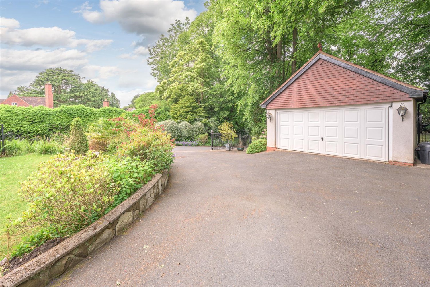 Wollescote Road, Pedmore, Stourbridge, DY9 7JS