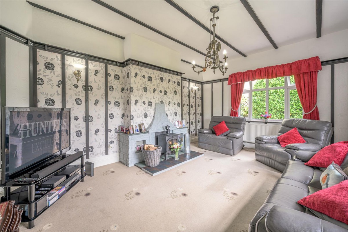 Wollescote Road, Pedmore, Stourbridge, DY9 7JS