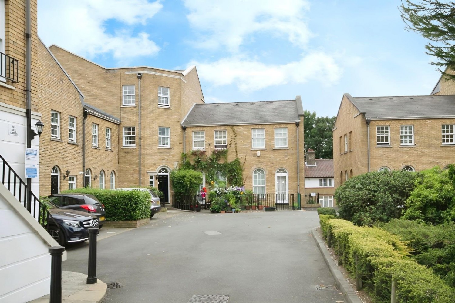 Helena Square, Rotherhithe Street, London, SE16 5XP