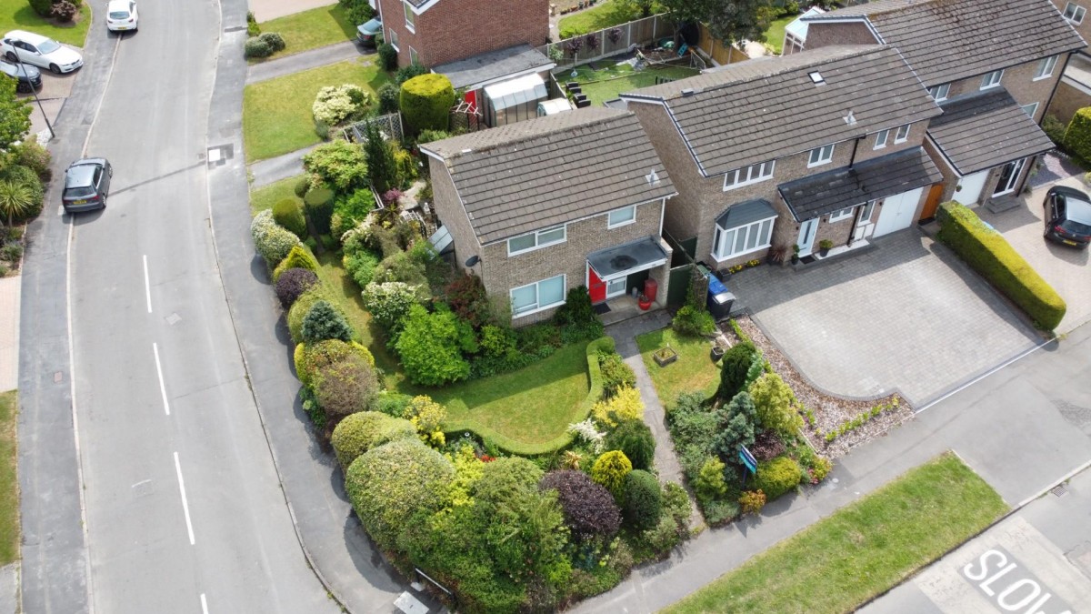 Moorland View Road, Walton, Chesterfield, S40 3DF