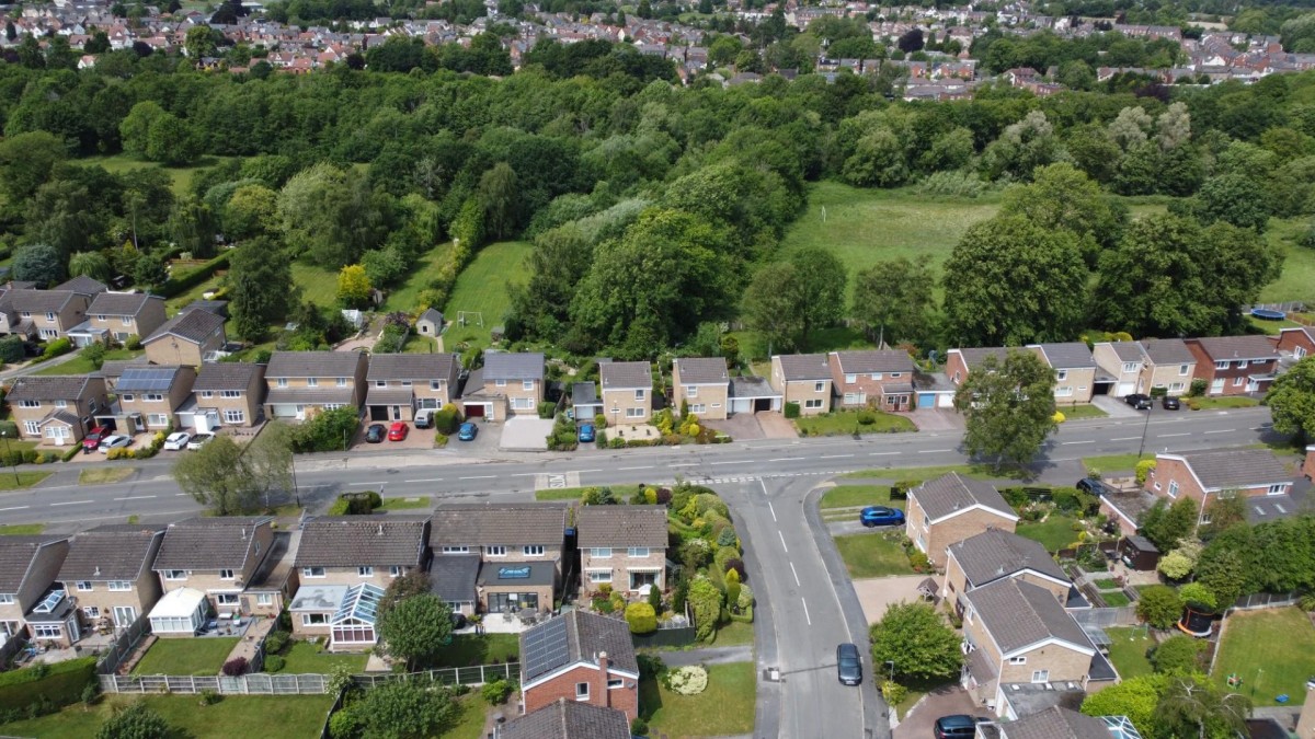 Moorland View Road, Walton, Chesterfield, S40 3DF