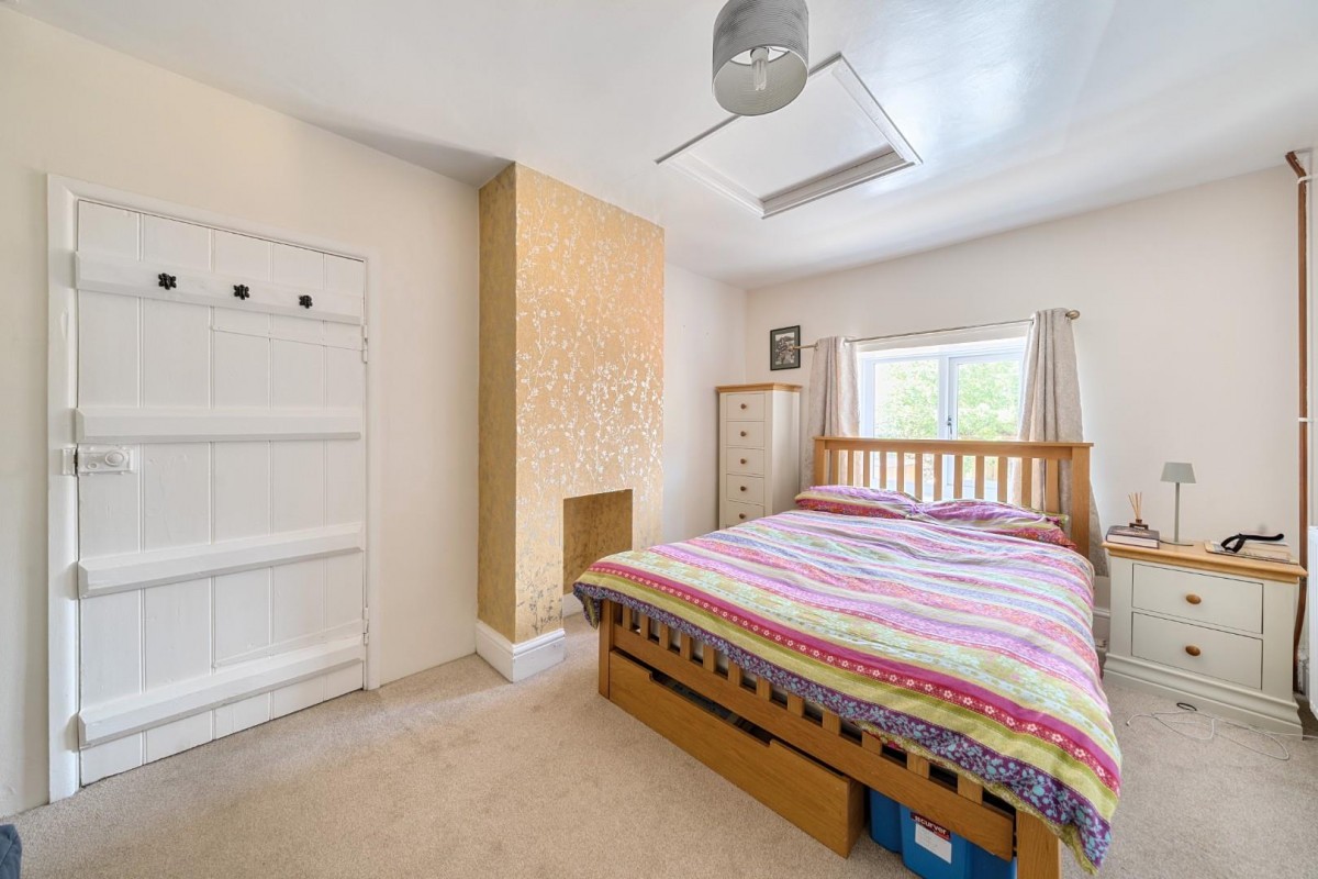 Bradford Abbas, DT9