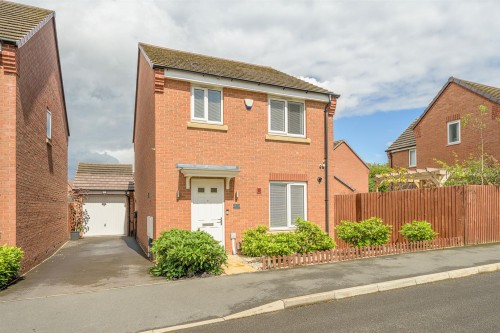 Field Sidings Way, Kingswinford, DY6 7AR