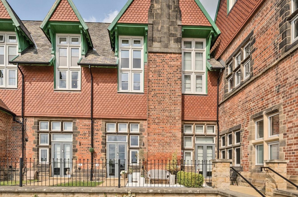 Oak Park Lane, Cookridge, LS16