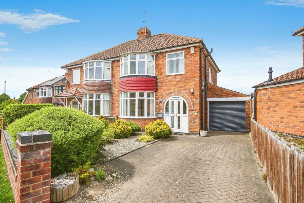 Farndale Avenue, York