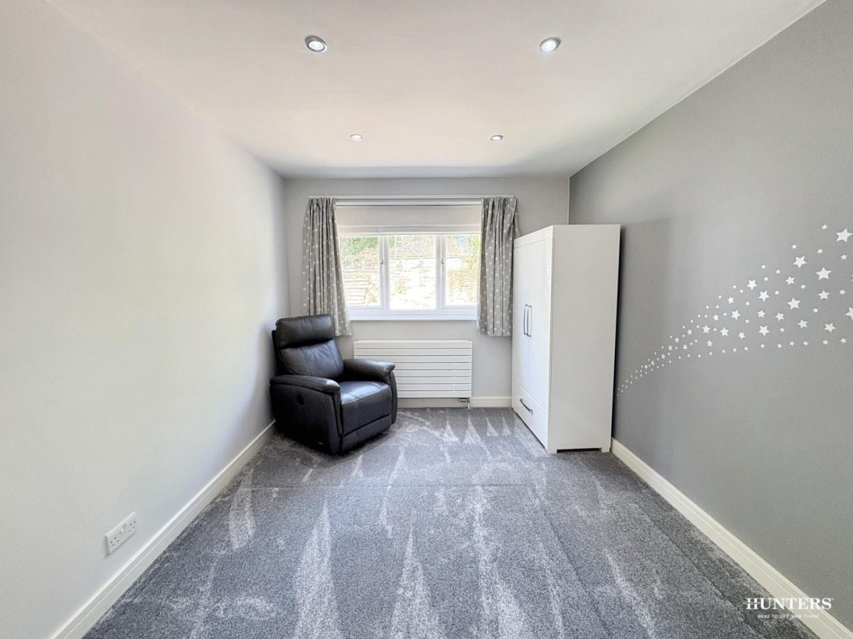 High Street, Thornhill, Dewsbury