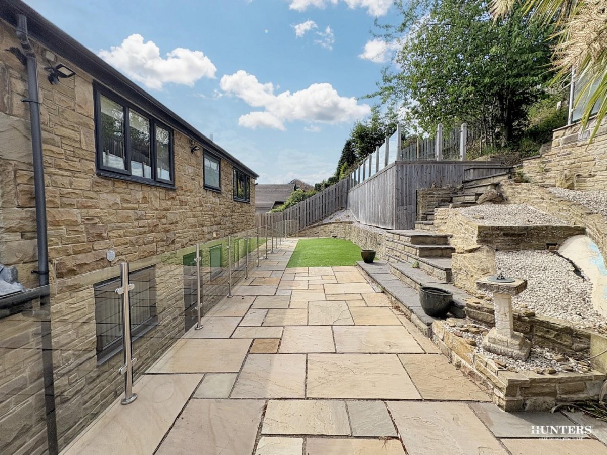 High Street, Thornhill, Dewsbury