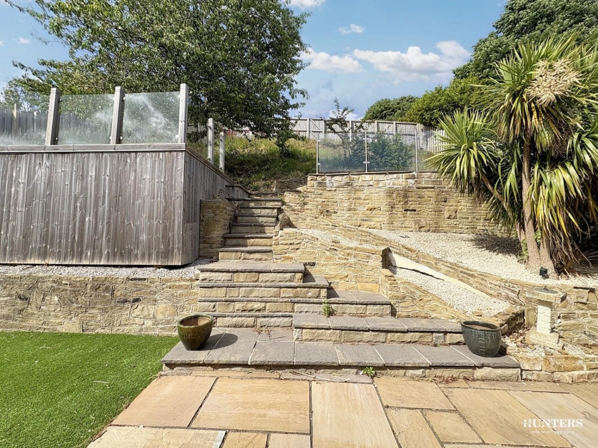 High Street, Thornhill, Dewsbury