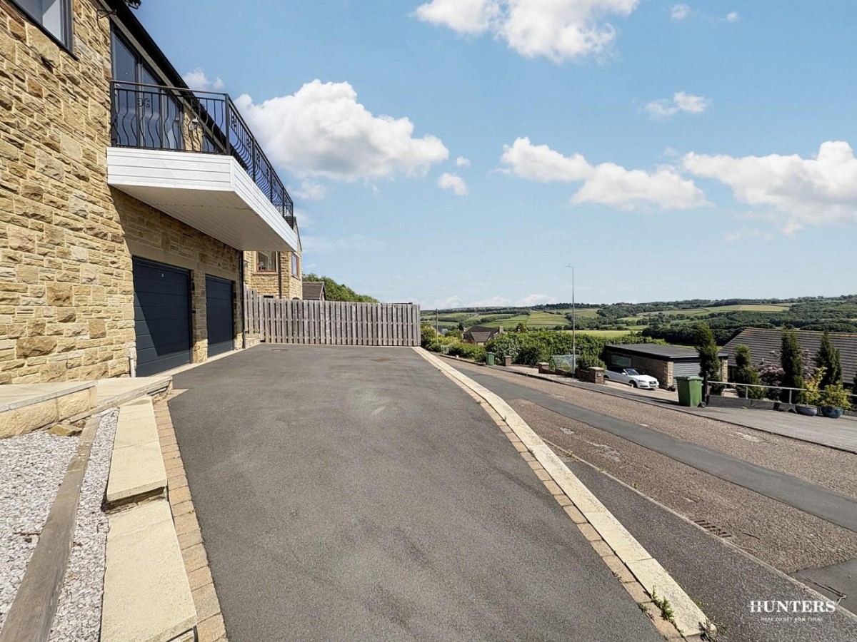 High Street, Thornhill, Dewsbury