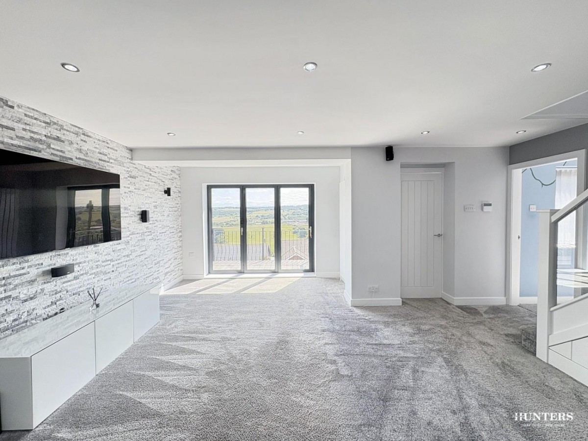 High Street, Thornhill, Dewsbury