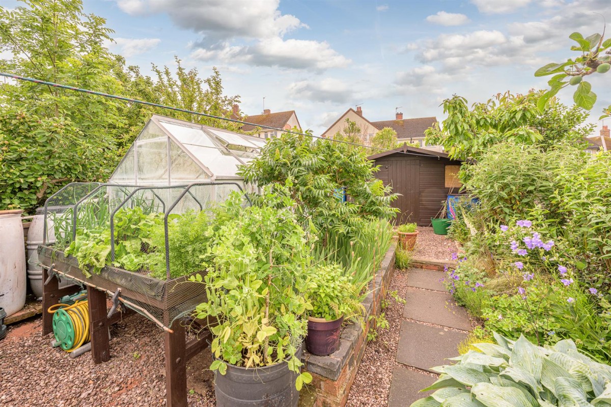 Cornwall Road, Wollaston, Stourbridge, DY8 4TE