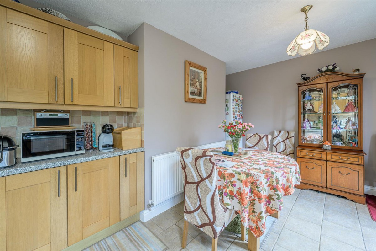 Cornwall Road, Wollaston, Stourbridge, DY8 4TE