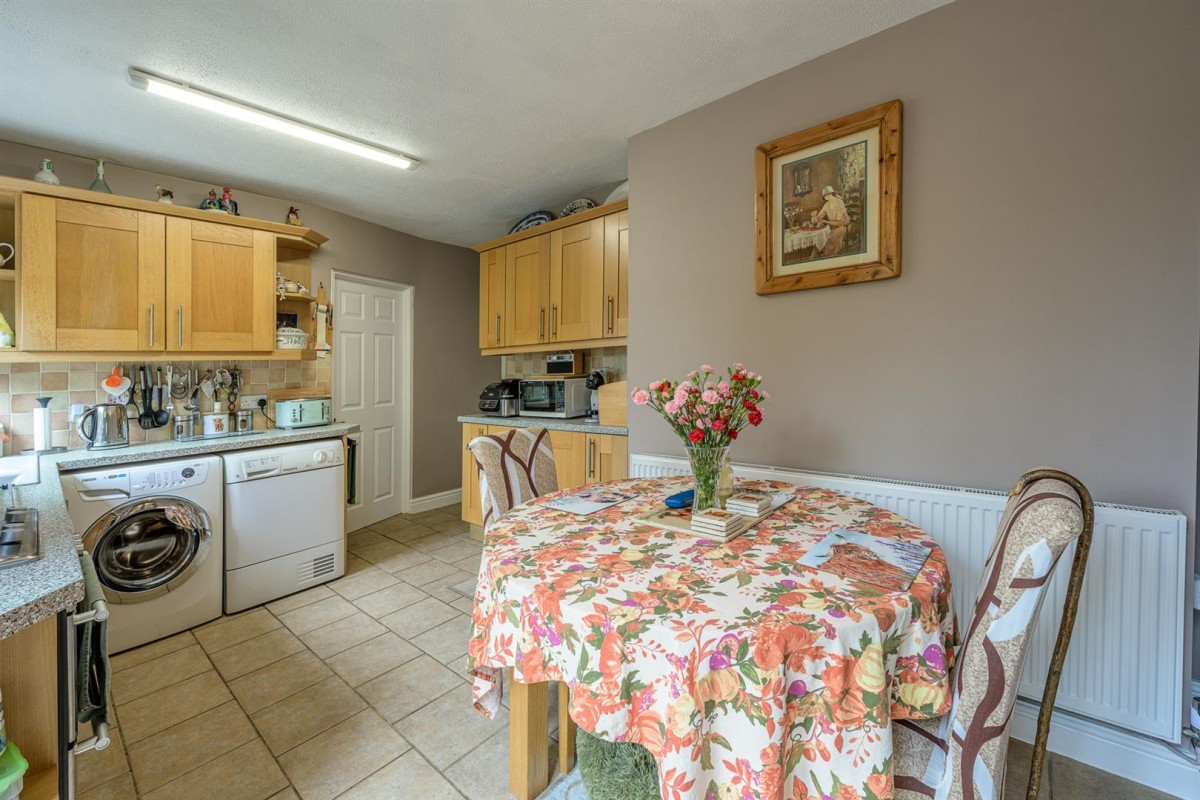 Cornwall Road, Wollaston, Stourbridge, DY8 4TE