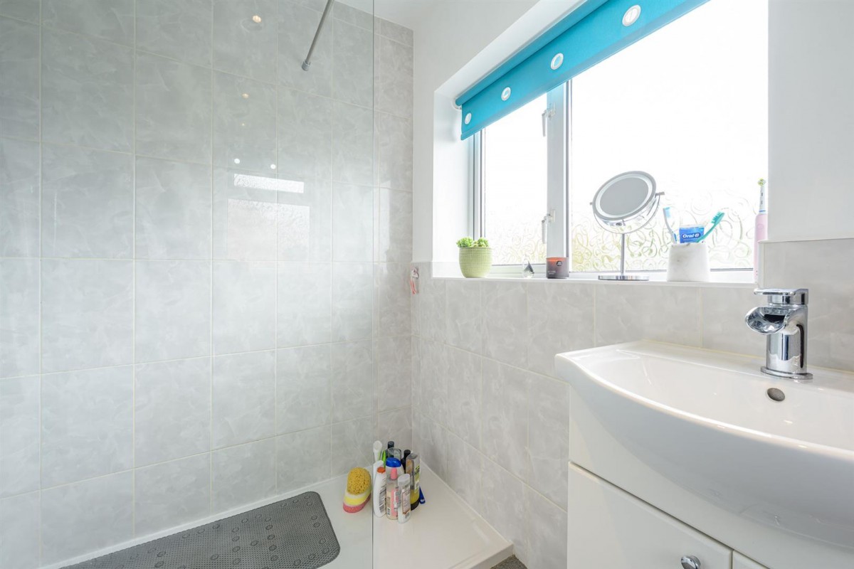 Cornwall Road, Wollaston, Stourbridge, DY8 4TE