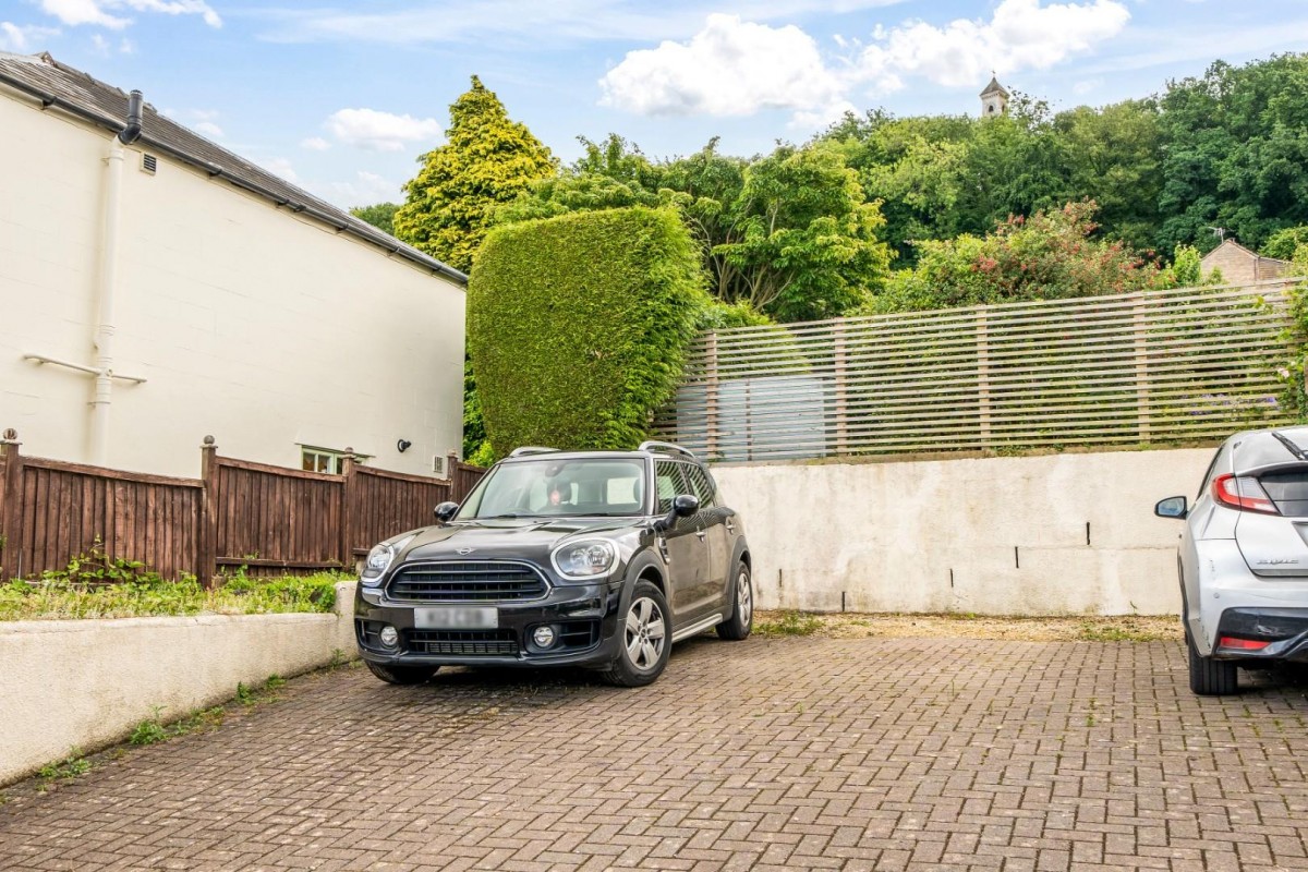 Hill View, Barrs Lane, North Nibley, Dursley