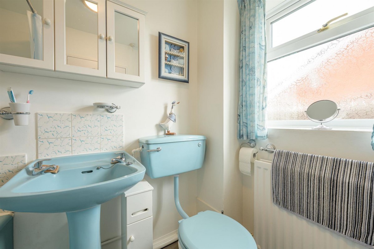 Ragees Road, Kingswinford, DY6 8NG