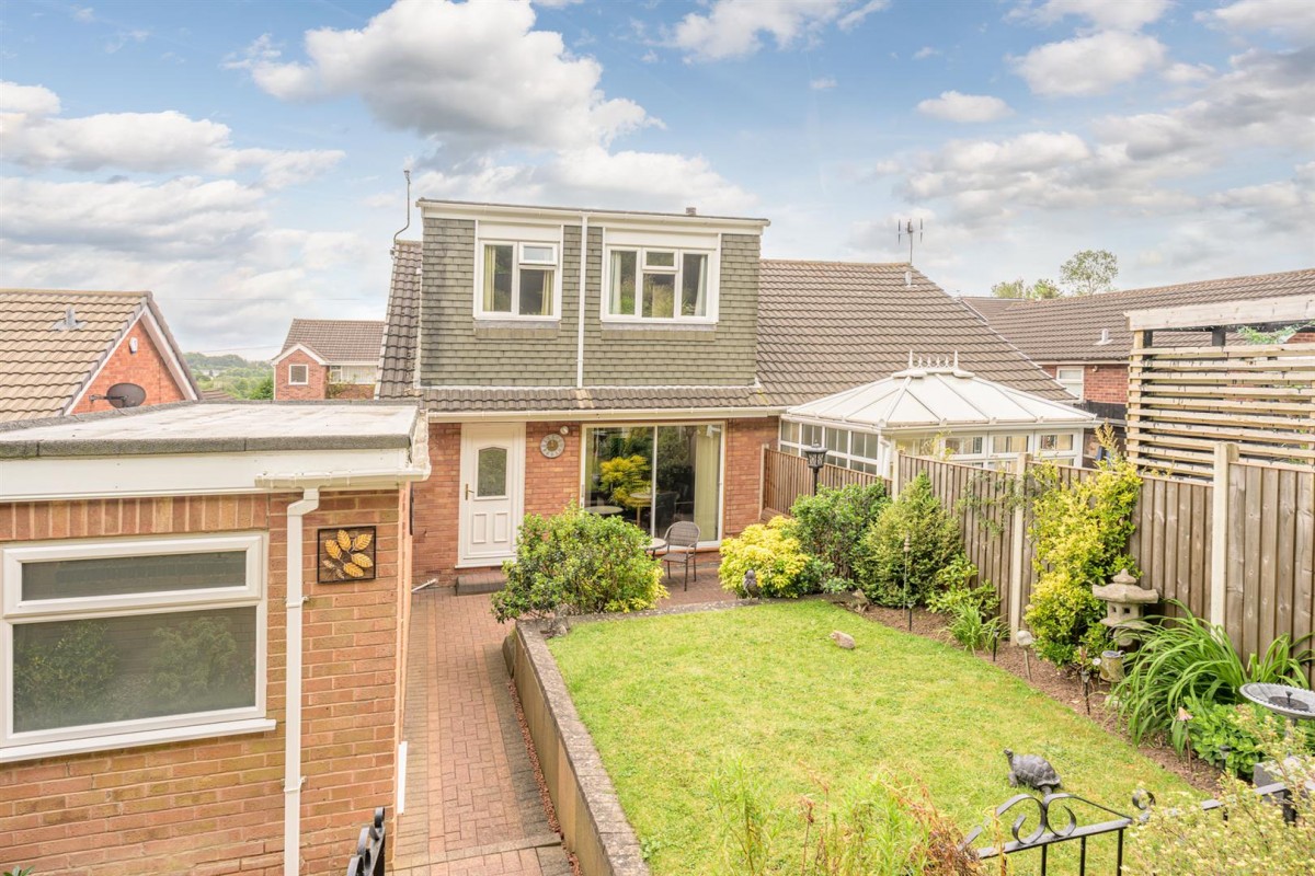 Ragees Road, Kingswinford, DY6 8NG