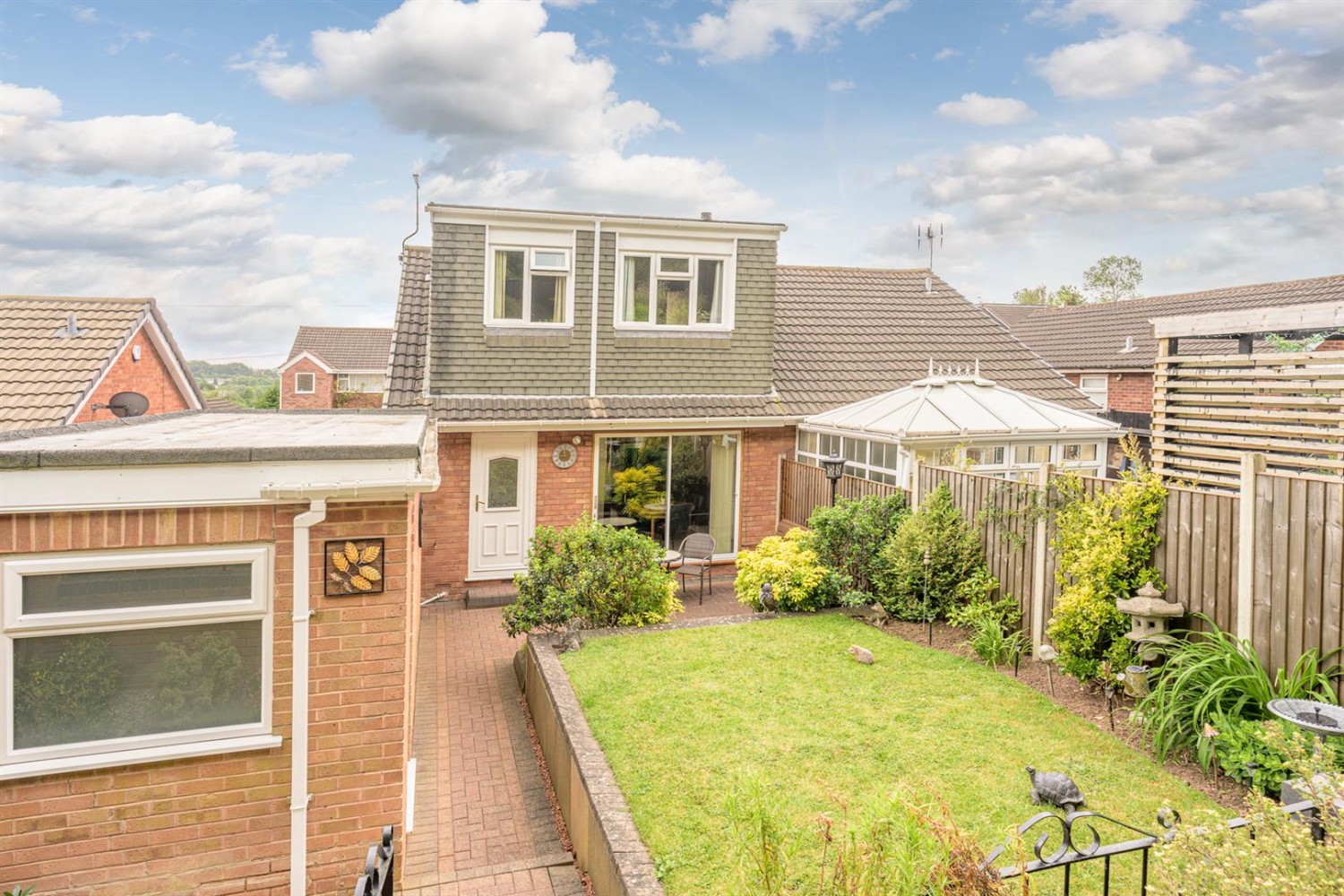 Ragees Road, Kingswinford, DY6 8NG