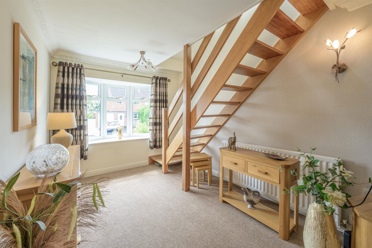 Ragees Road, Kingswinford, DY6 8NG