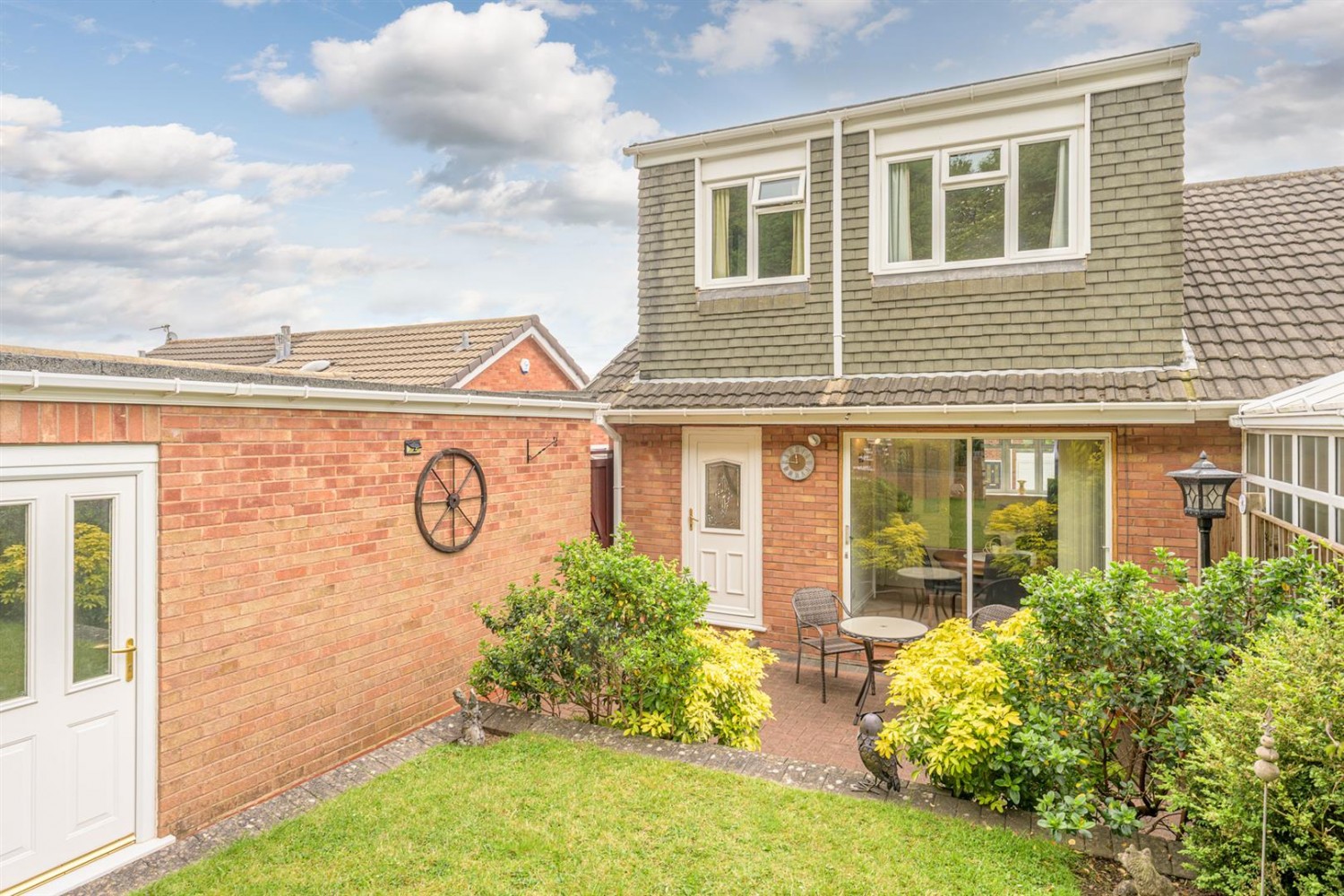 Ragees Road, Kingswinford, DY6 8NG