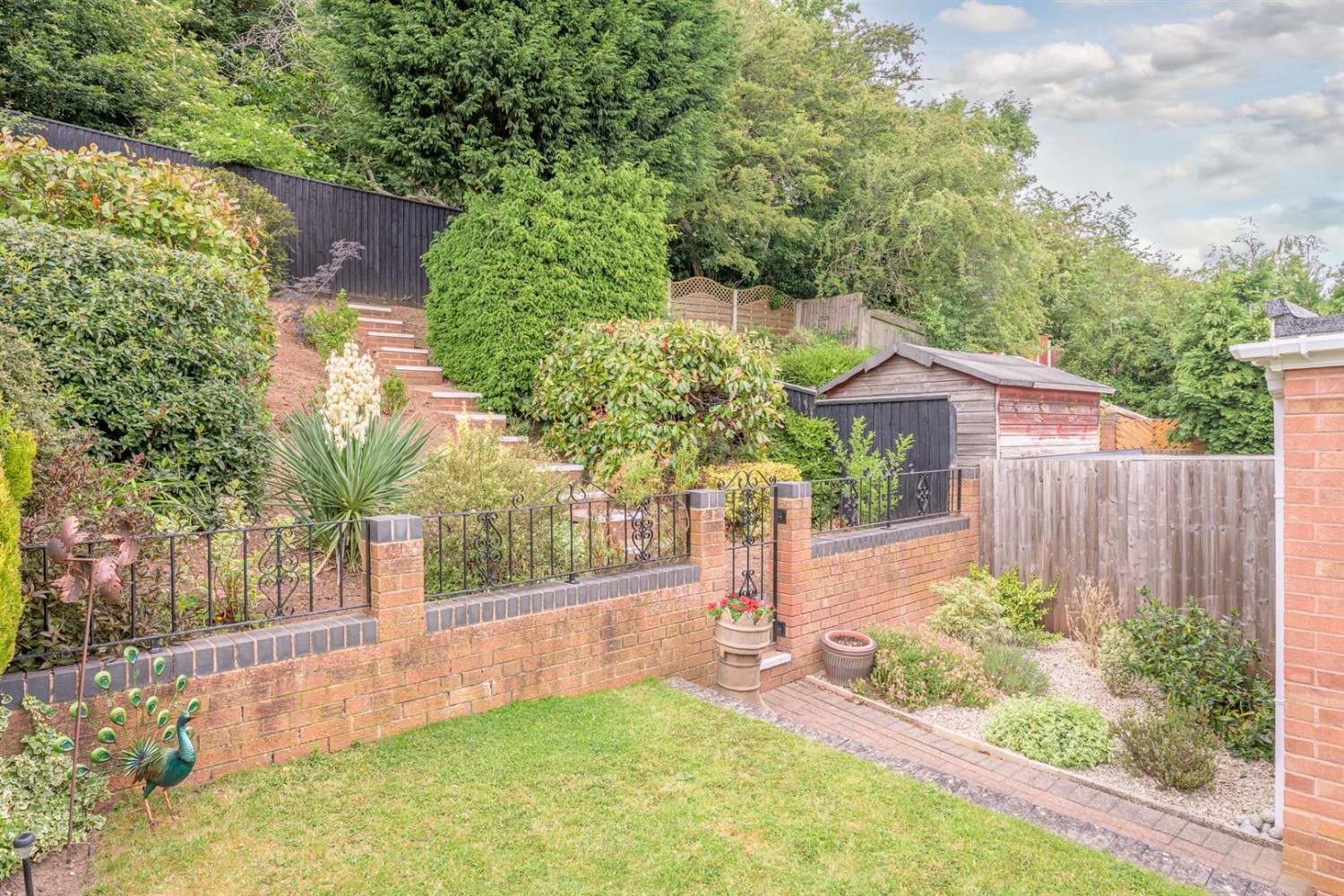 Ragees Road, Kingswinford, DY6 8NG