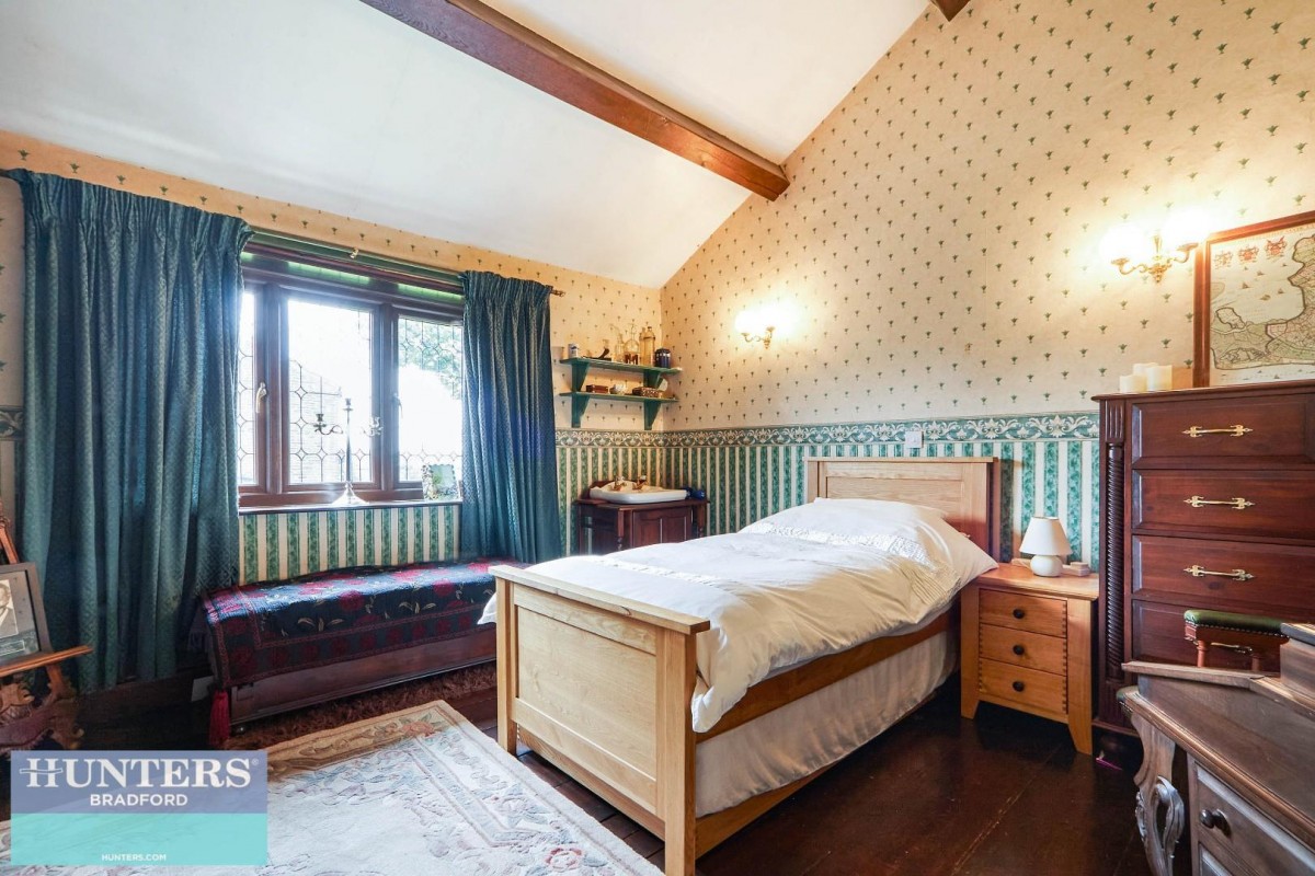 North Parade, Allerton,Bradford, West Yorkshire, BD15 7DP
