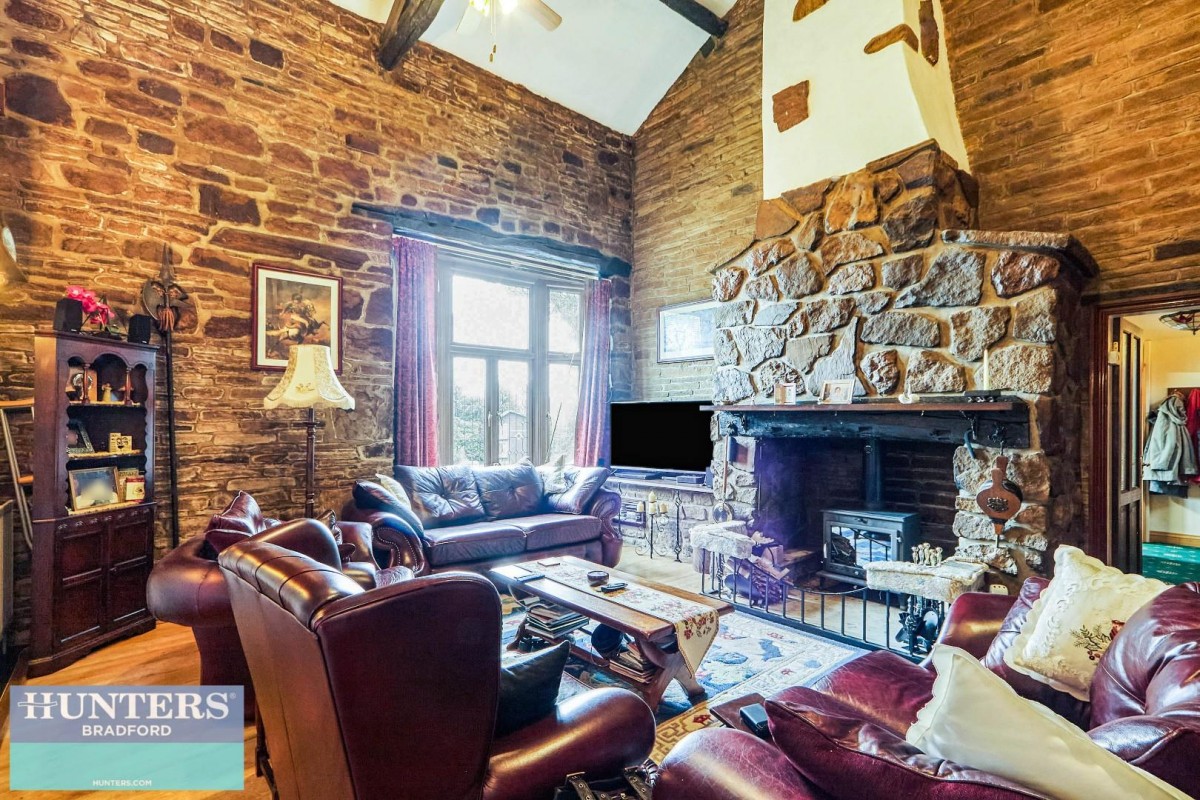 North Parade, Allerton,Bradford, West Yorkshire, BD15 7DP
