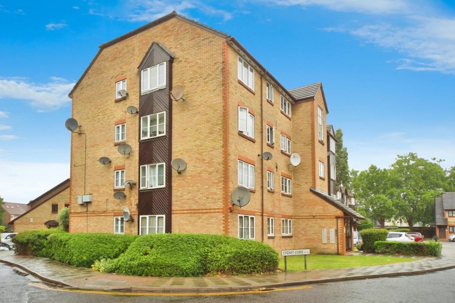Cygnet Close, London