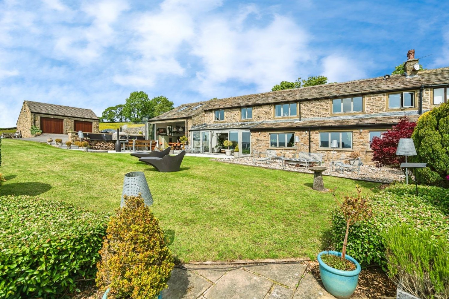 Haws Barn, Cowling Hill