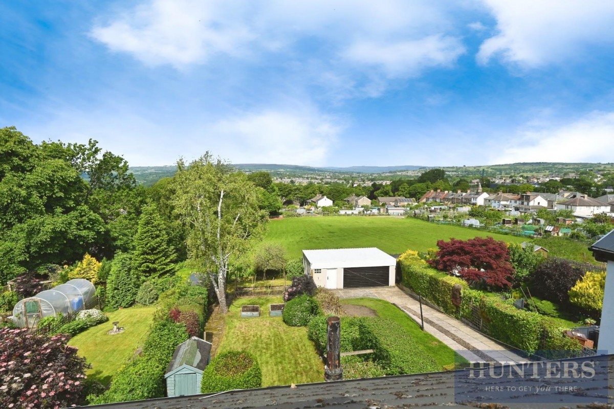 Larkfield Avenue, Rawdon, Leeds