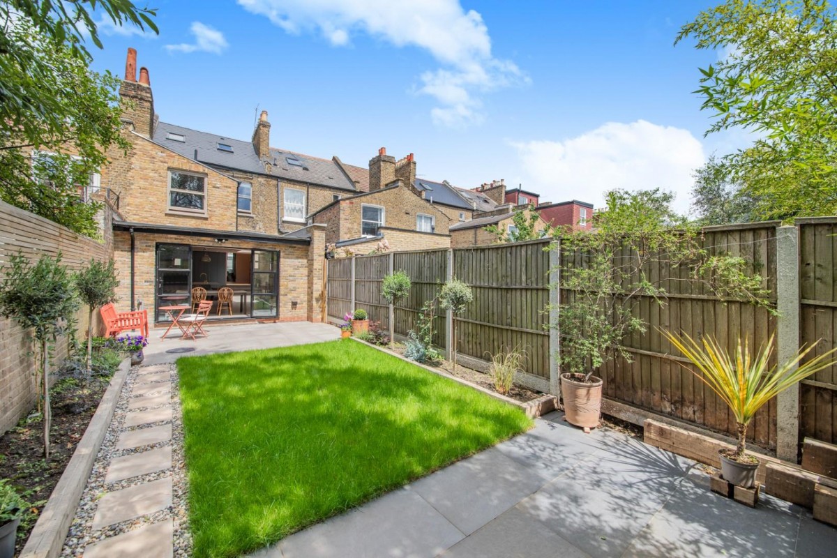 Brighton Road, London, N16