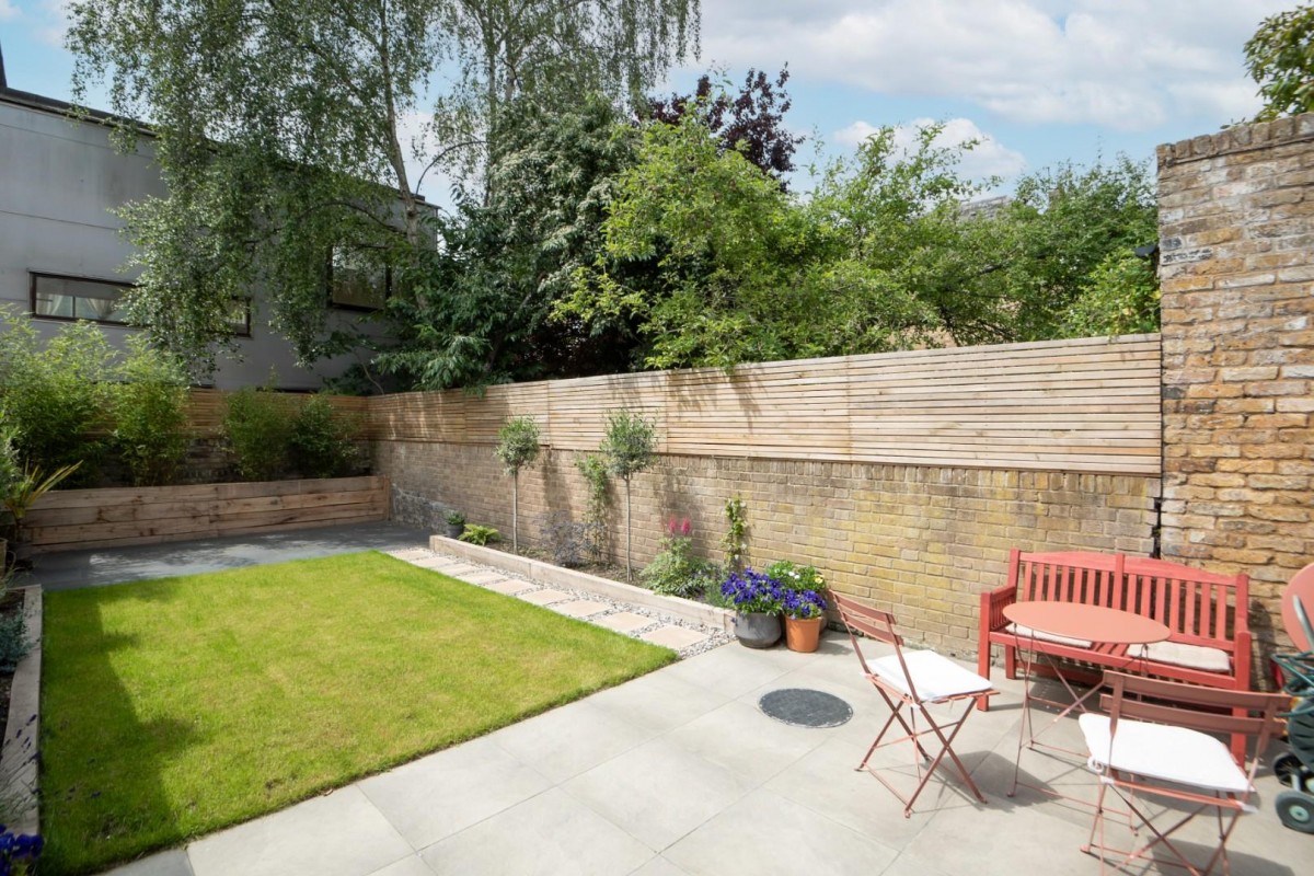 Brighton Road, London, N16