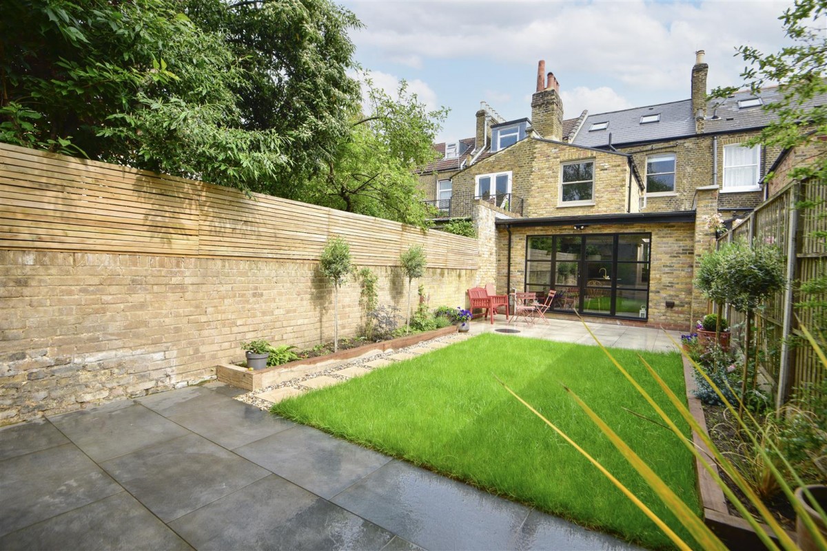 Brighton Road, London, N16