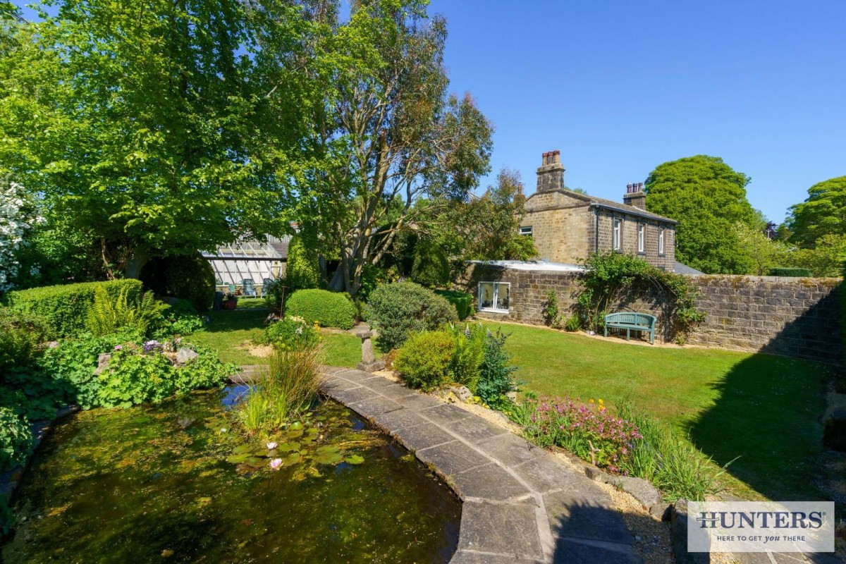 Carlton Lane, Guiseley, Leeds