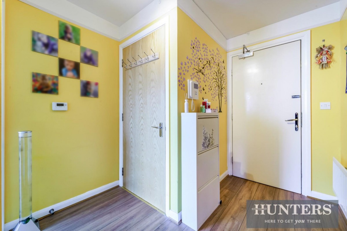 Ealing Road, Brentford, TW8