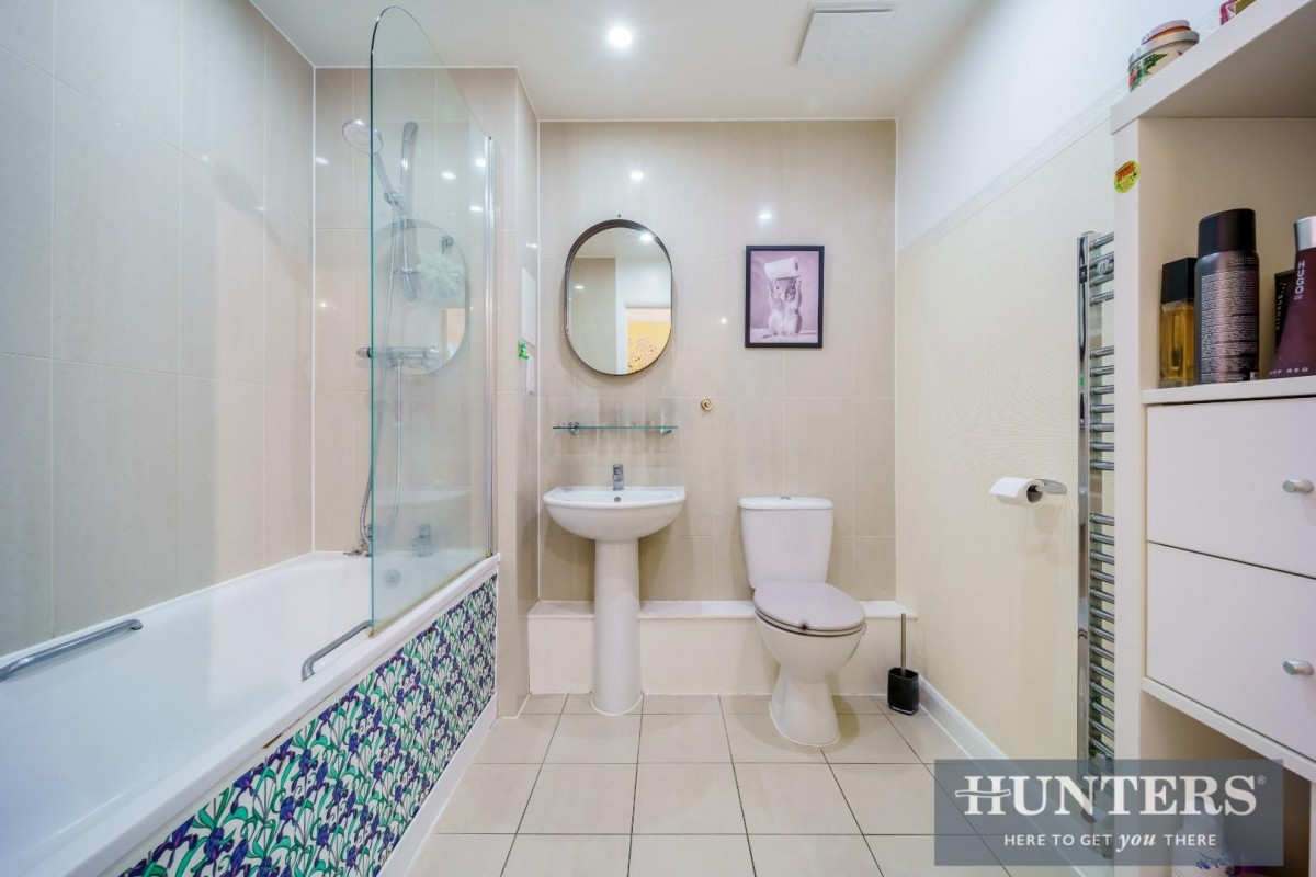 Ealing Road, Brentford, TW8