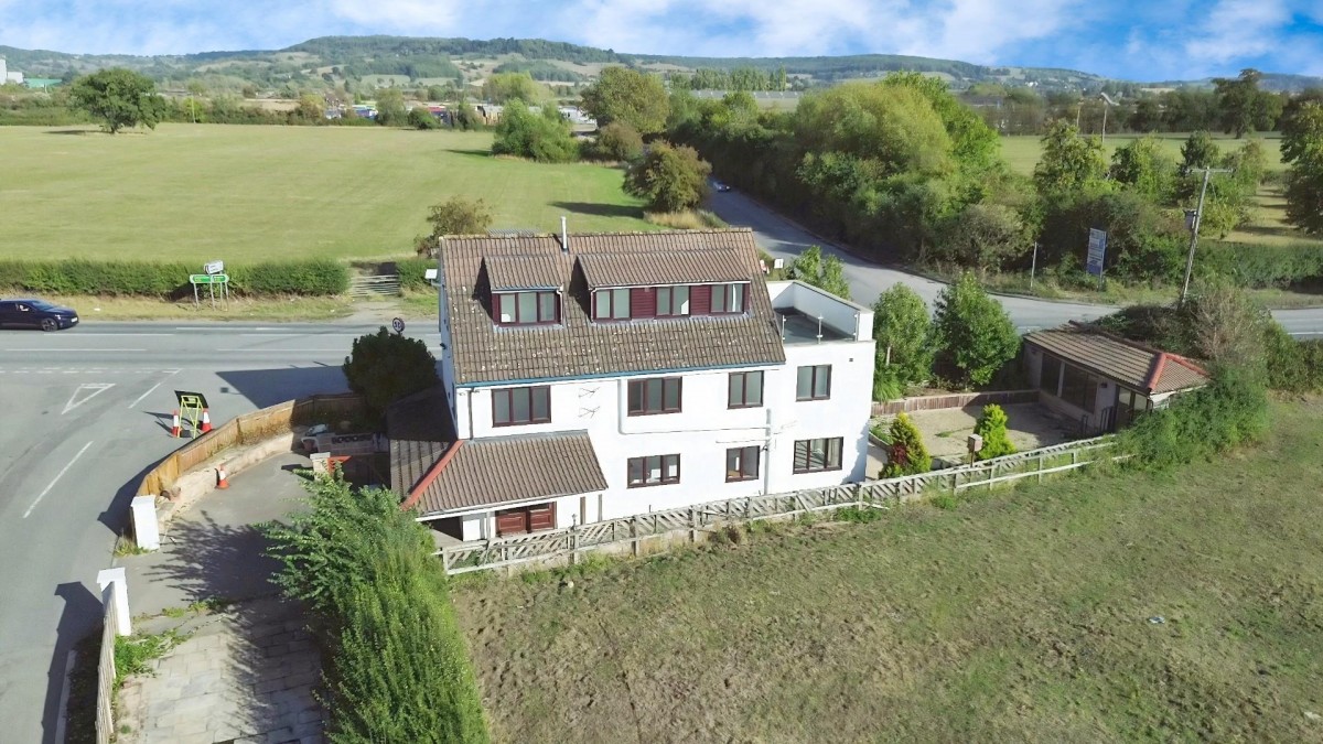 Castle Lane, Moreton Valence