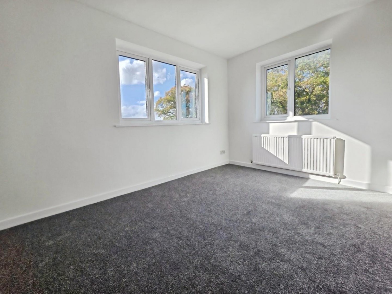 Castle Lane, Moreton Valence