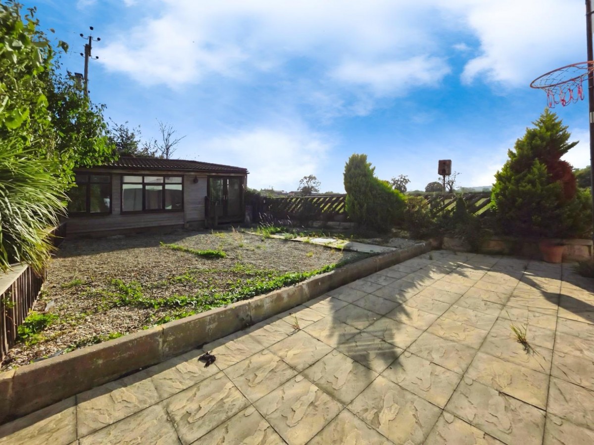 Castle Lane, Moreton Valence